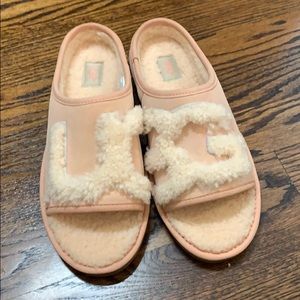 NWT UGG slide Slippers. Size 7
